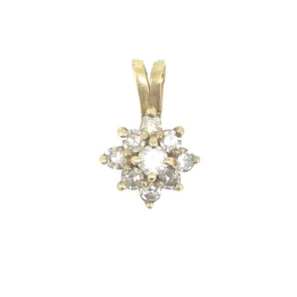 Jewelry - 1/4 ctw diamond cluster pendant 14 kt yellow gold